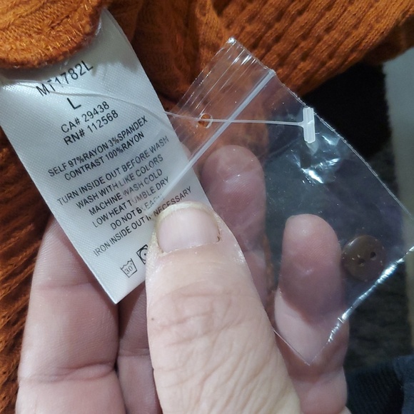 Nwt miss me rust crochet detailed waffle knit top - Picture 9 of 10